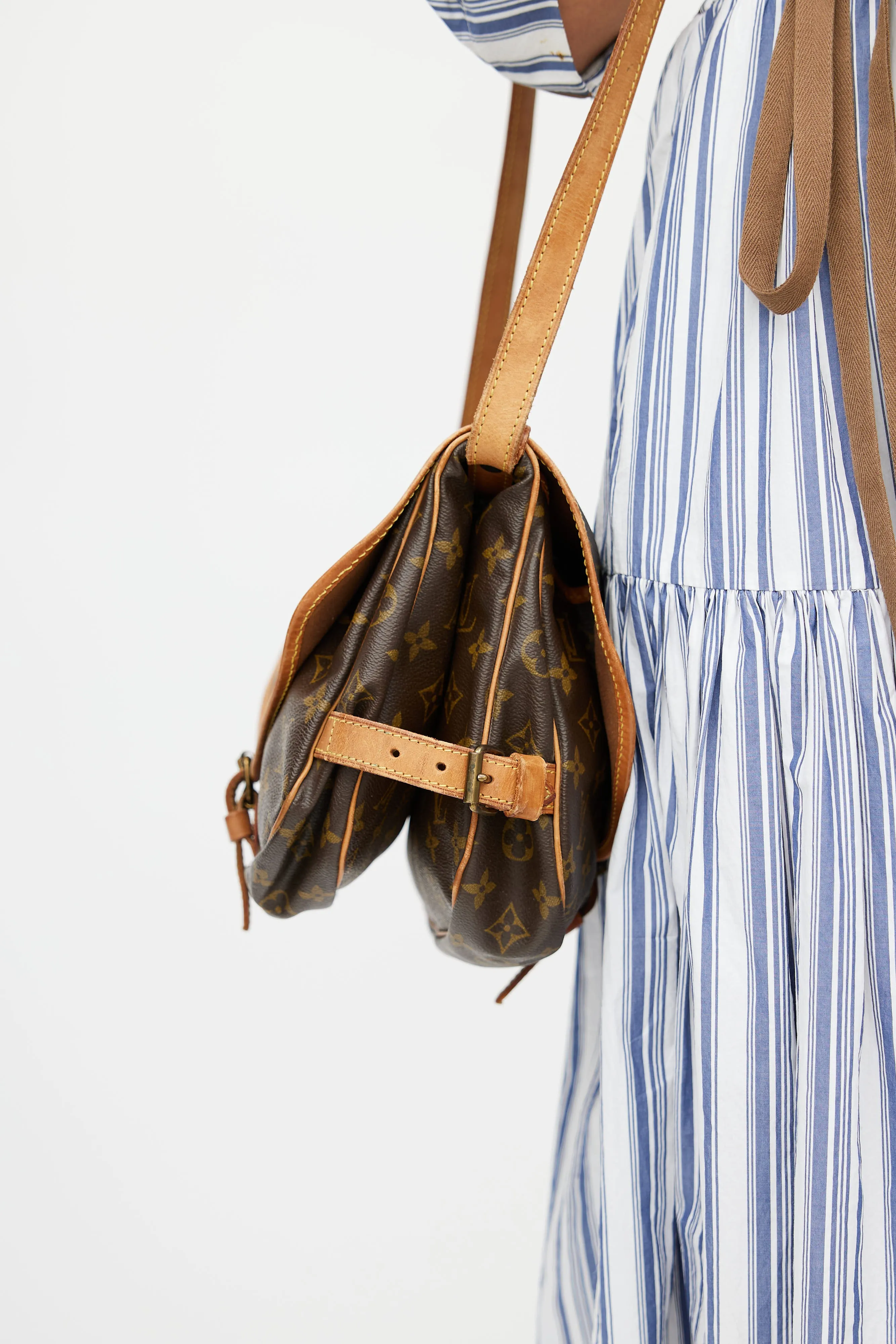 1989 Brown Monogram Saumur 25 Messenger Bag