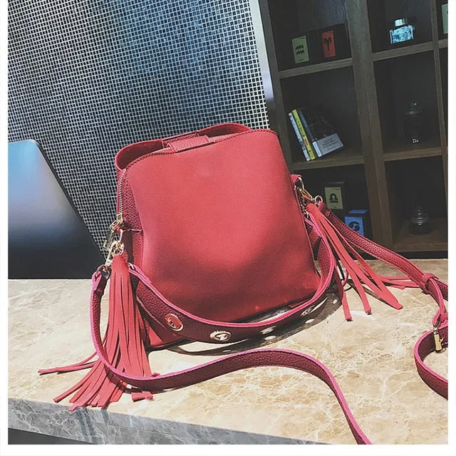 2020 New Fashion Scrub Women Bucket Bag Vintage Tassel Messenger Bag High Quality Retro Shoulder Bag Simple Crossbody Bag Tote