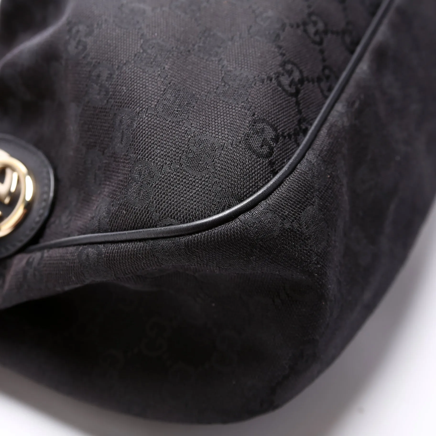 296834 GG Canvas Sukey Messenger Bag Black