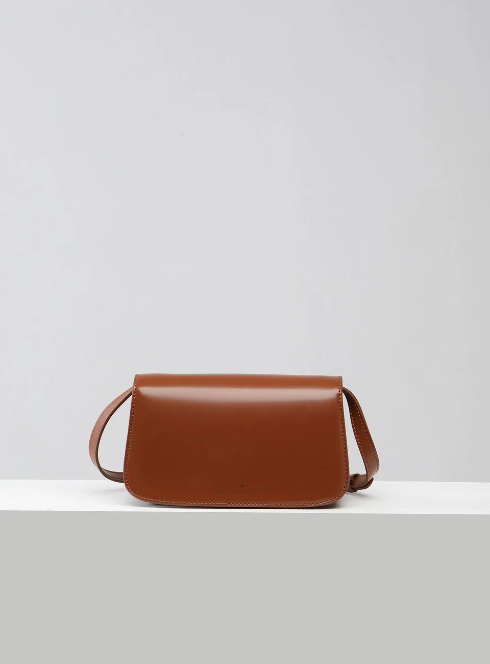 Aura Sling Bag - Caramel