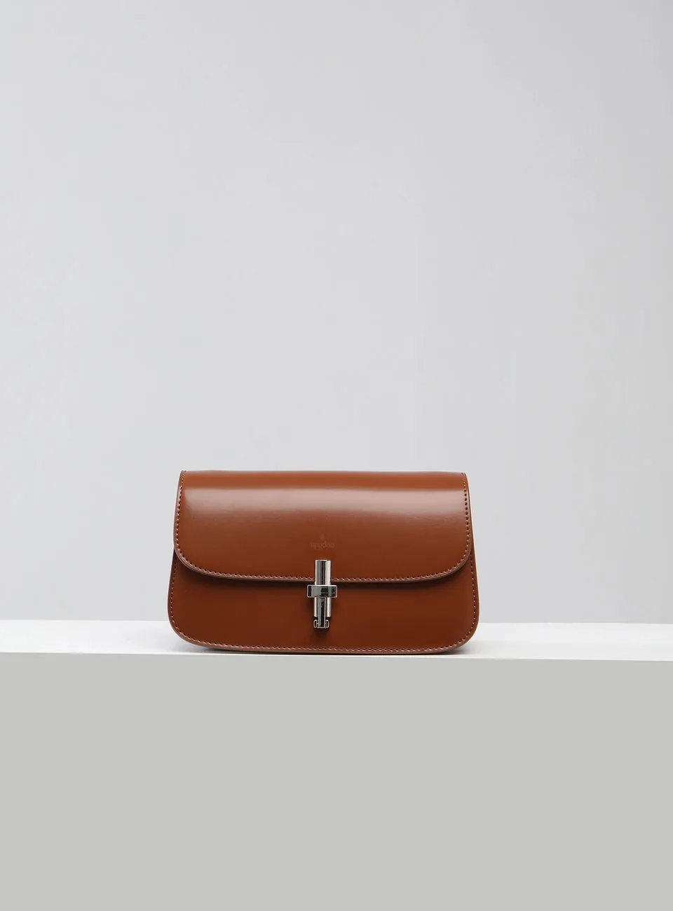 Aura Sling Bag - Caramel