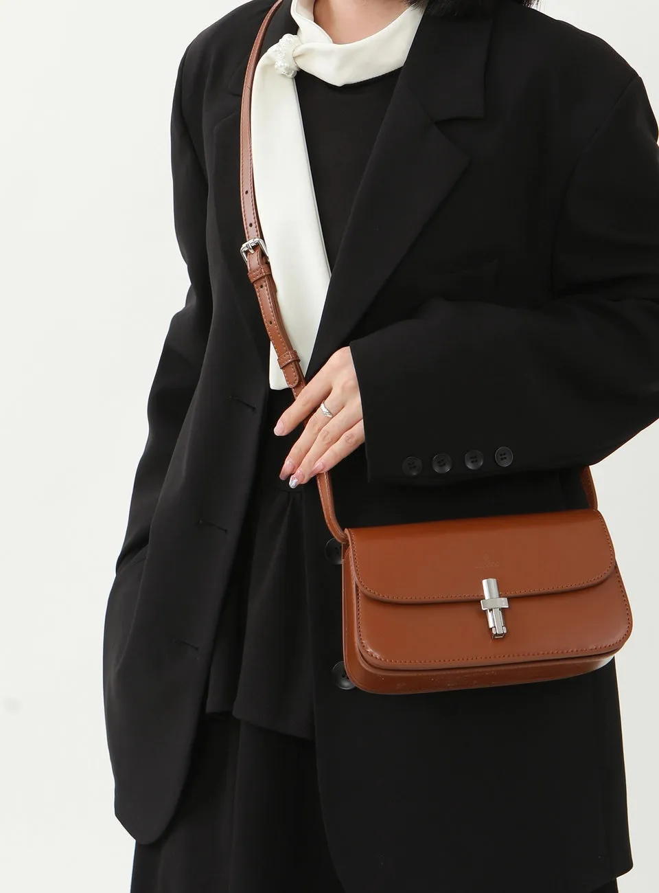Aura Sling Bag - Caramel