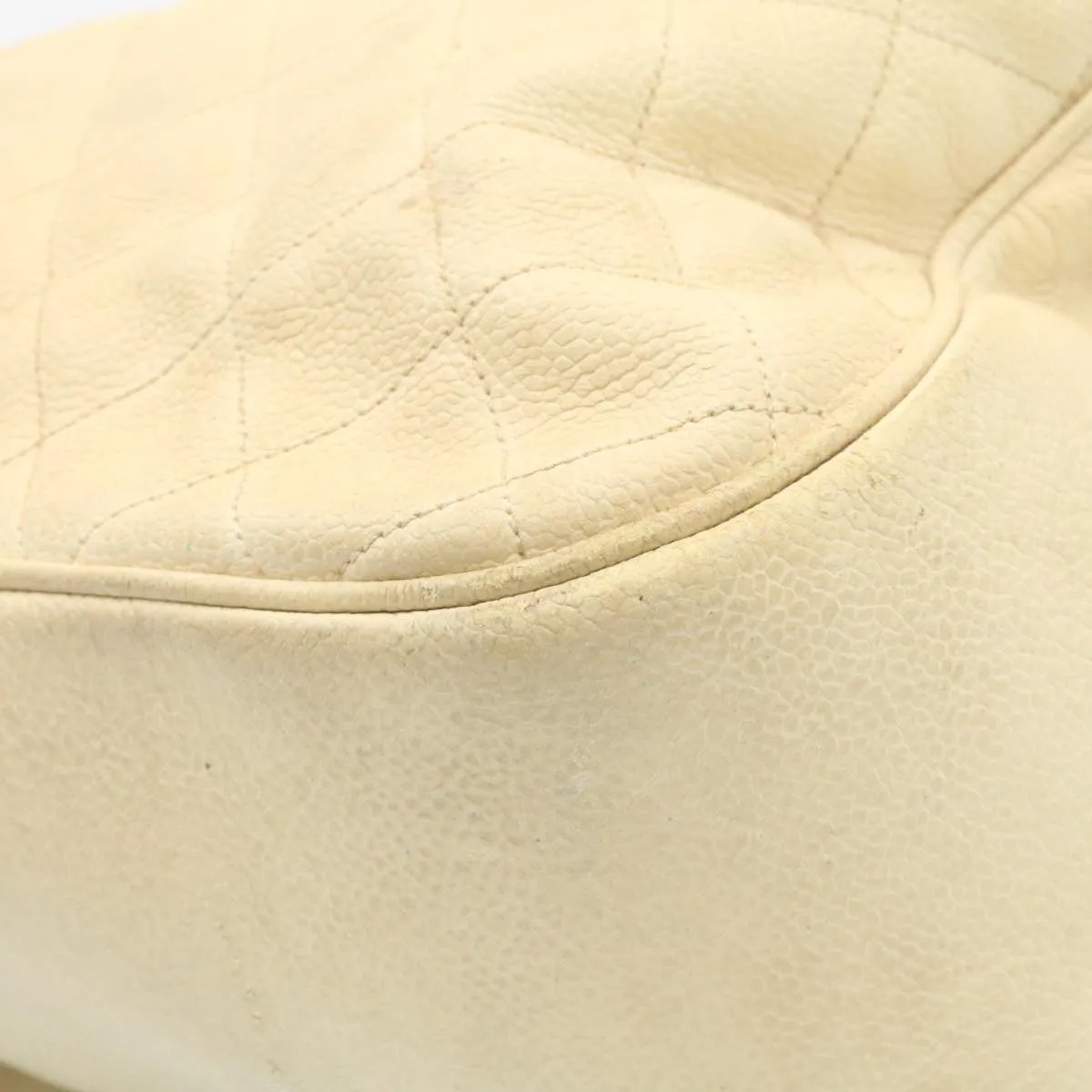 CHANEL Caviar Skin Matelasse Backpack White CC Auth am1922gA