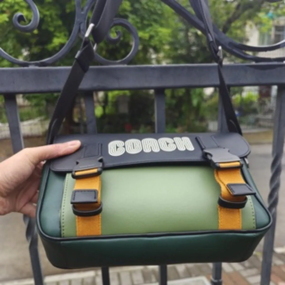 Coach Mens Medium Messenger Bag In Green - 6657