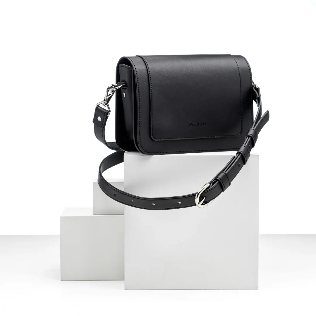Evie & Flo Hilma Messenger Bag Black