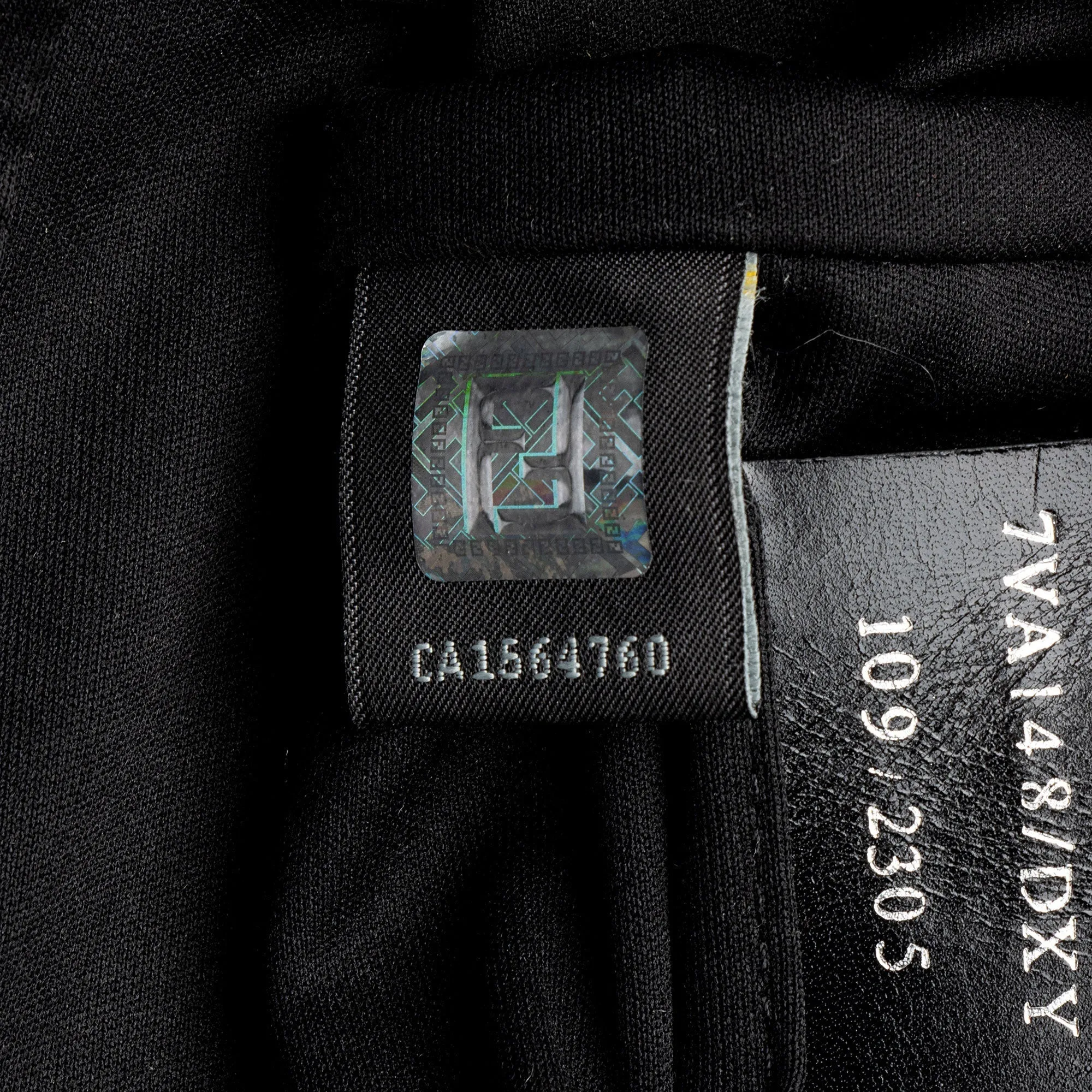 Fendi Nylon Zucchino Messenger (SHF-hFuRrv)