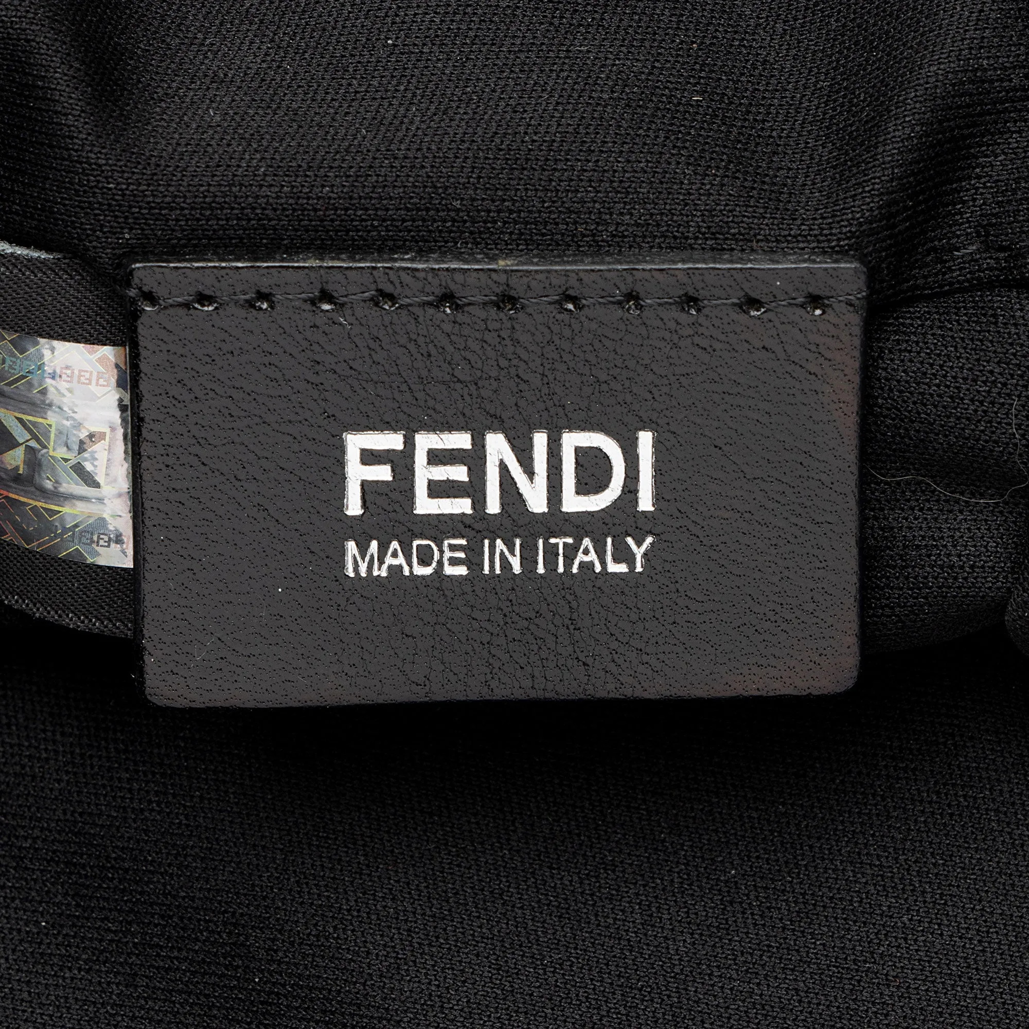 Fendi Nylon Zucchino Messenger (SHF-hFuRrv)