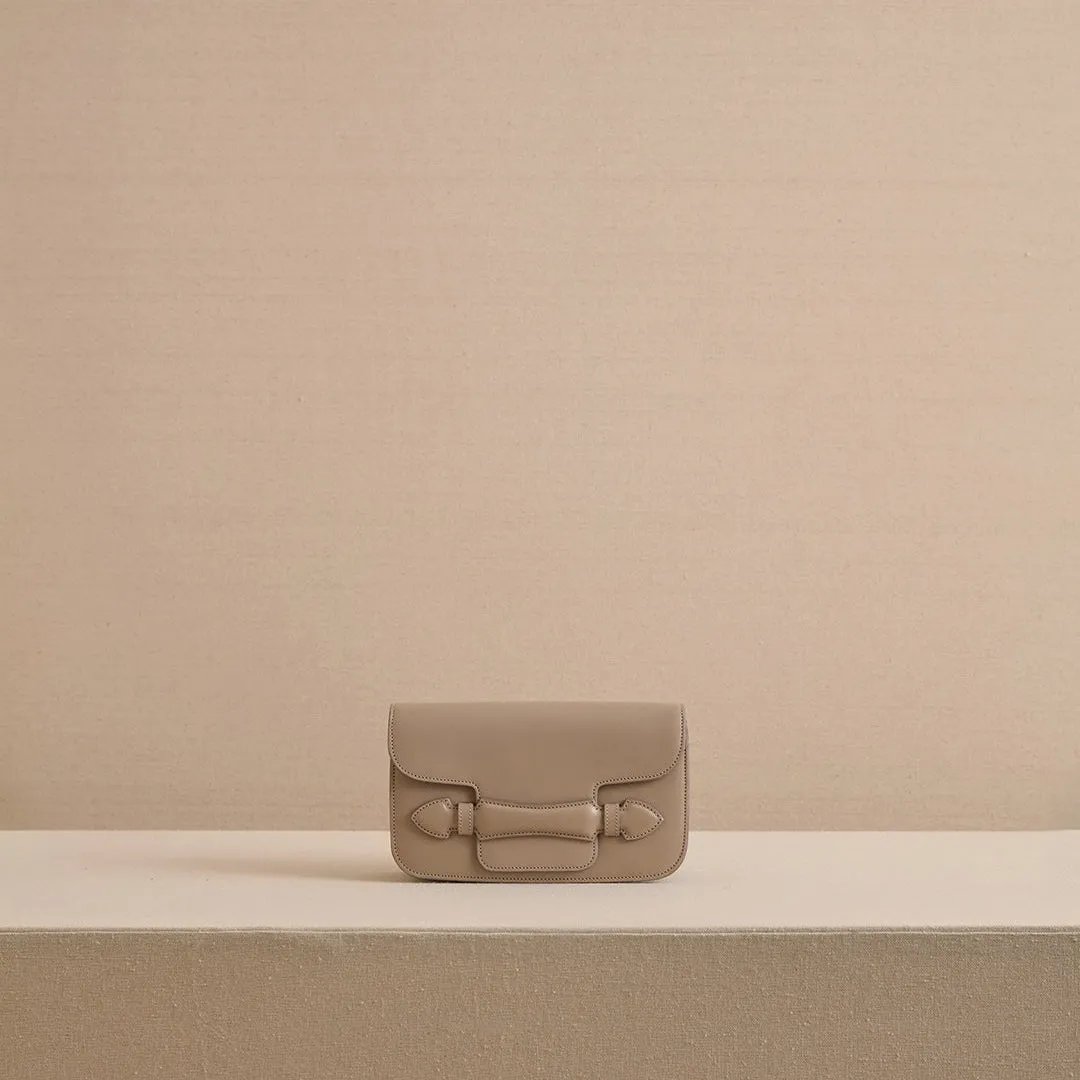 Romy Clutch in Mushroom