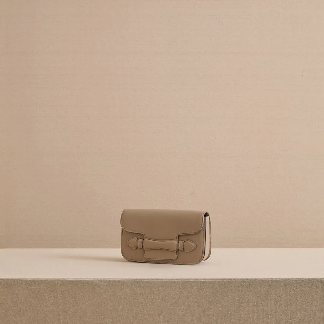 Romy Clutch in Mushroom
