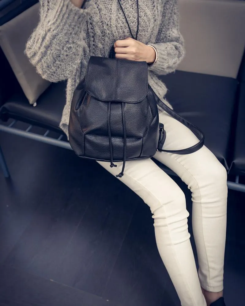 The leather large capacity backpack